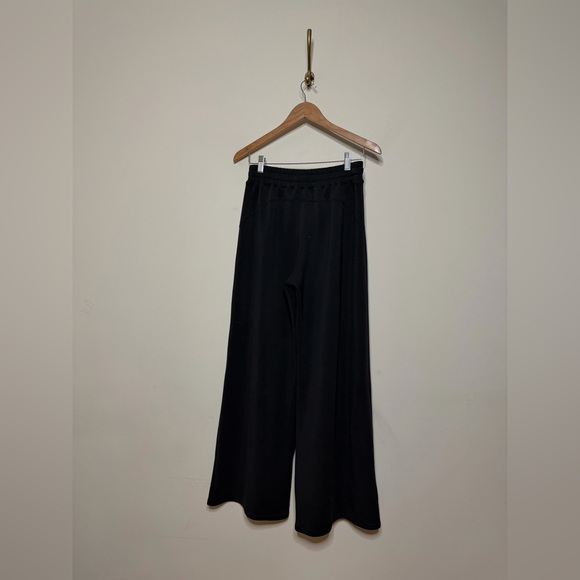 Spanx Air Essential Wide Leg Pants in Black - Picture 9 of 9